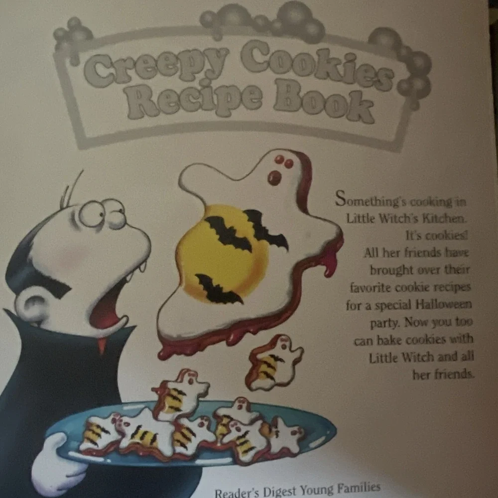 Creepy Cookies: Halloween Cookie Cutter Set‎ & Recipe Book By Reader's Digest 96